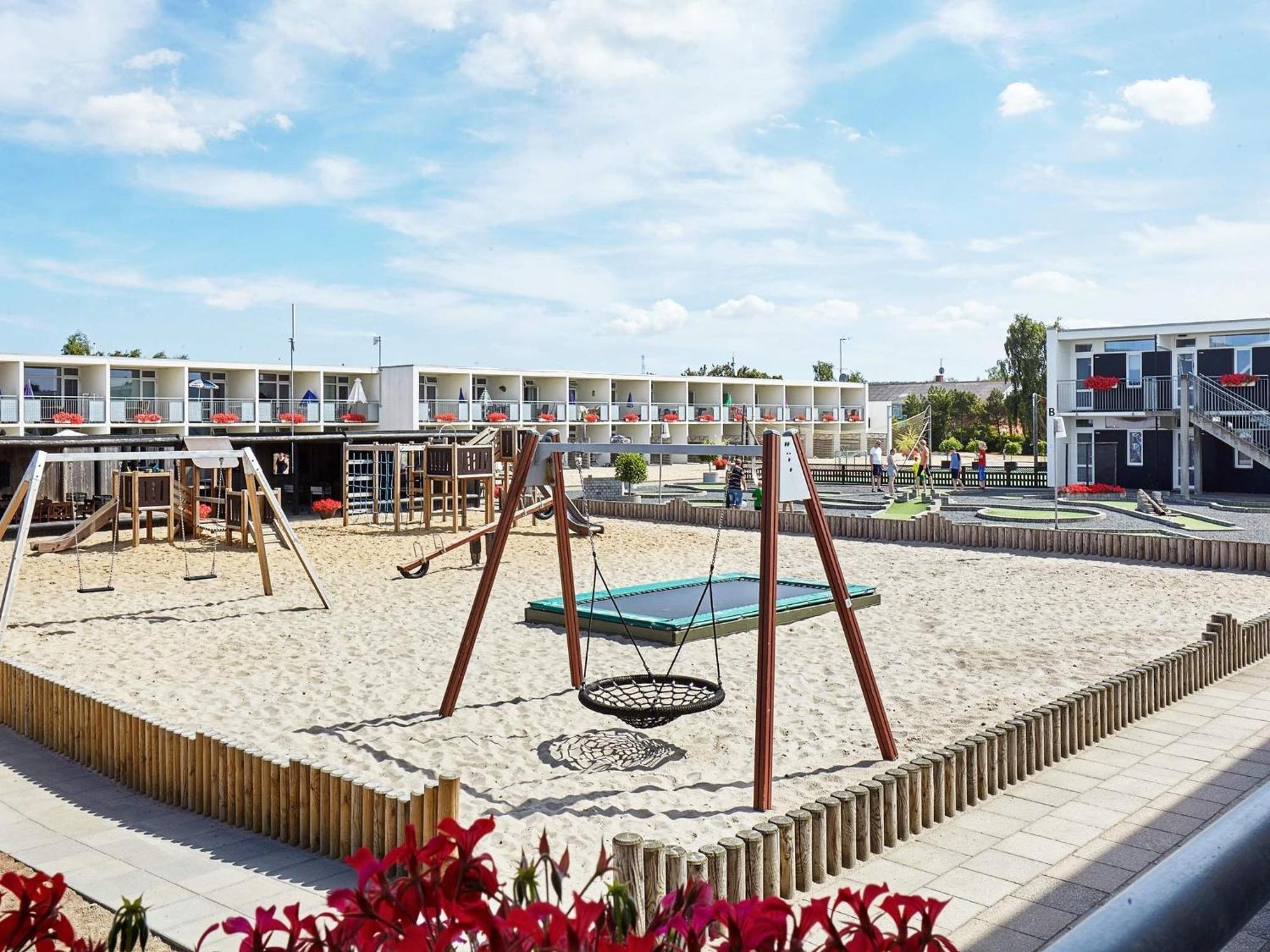 5 Person Holiday Home On A Holiday Park In Glesborg Buitenkant foto